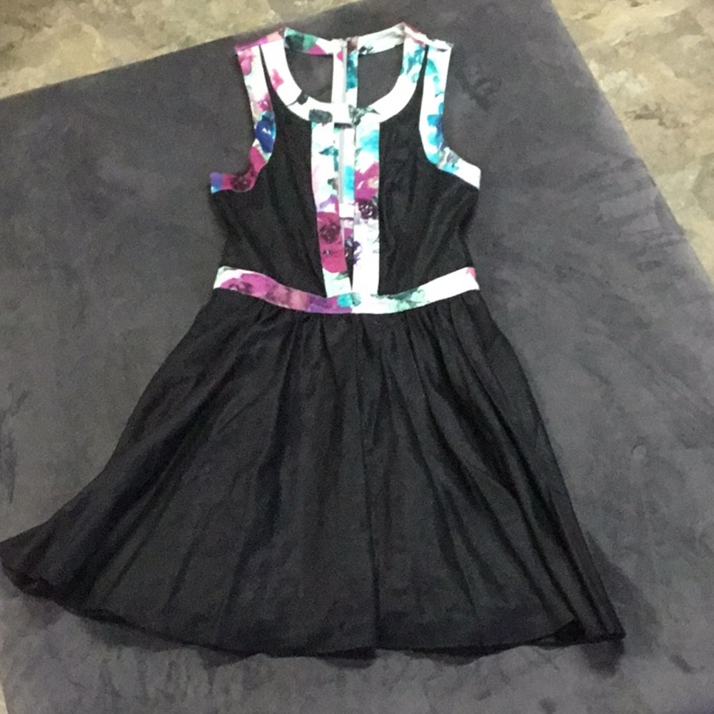 Floral trim dress